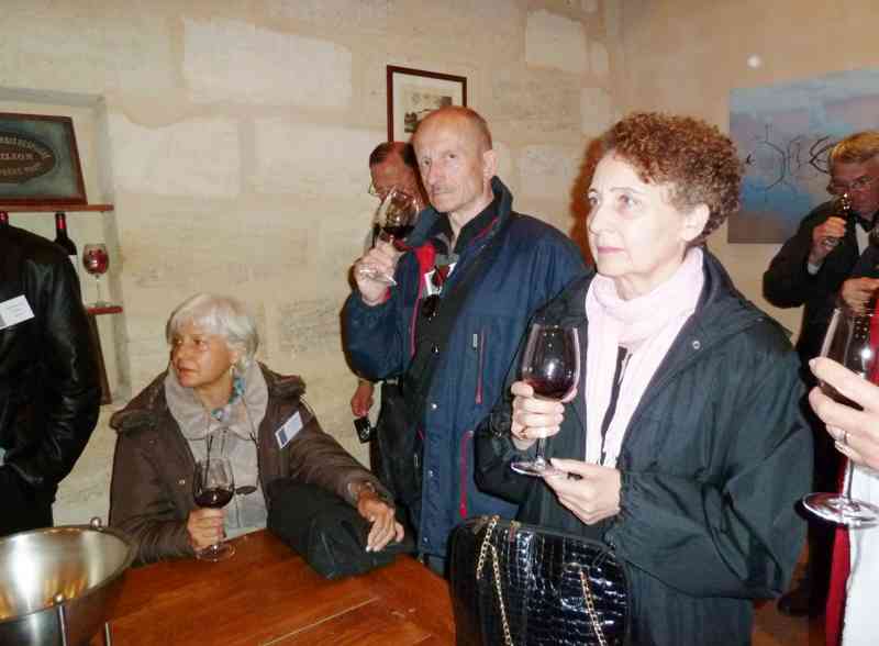 6_P1050865 (Clement).jpg - ... déguste...